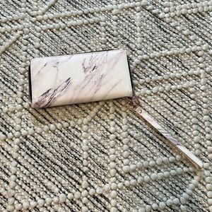 White Marble Zipper Wristlet